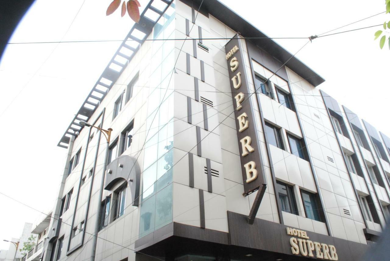 Superb 5 Mins Walk From Station New Delhi